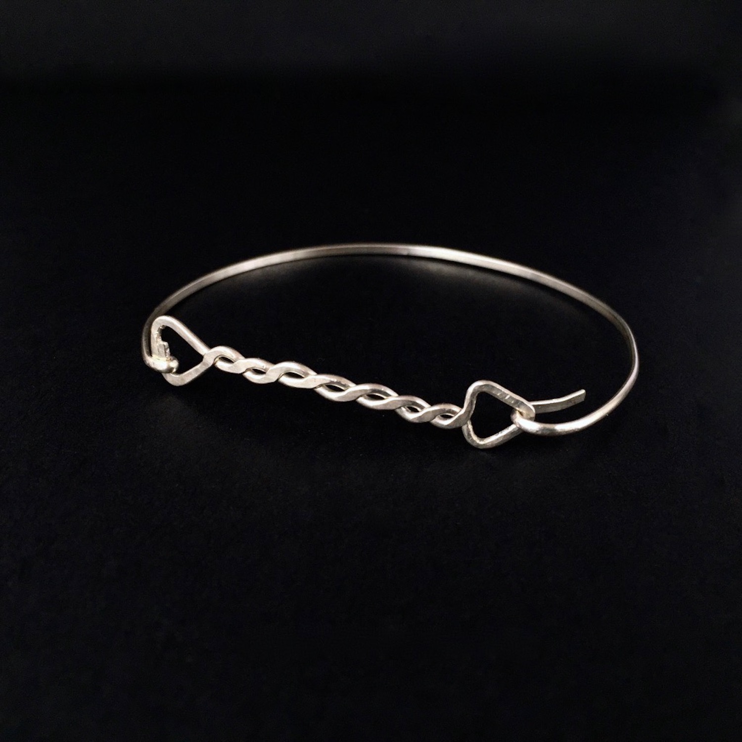 Bangle_StSilTAH-RB_BlackAngle
