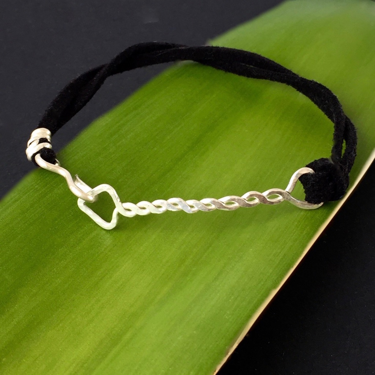 MBracelet_StSilTASuMB_GreenFront
