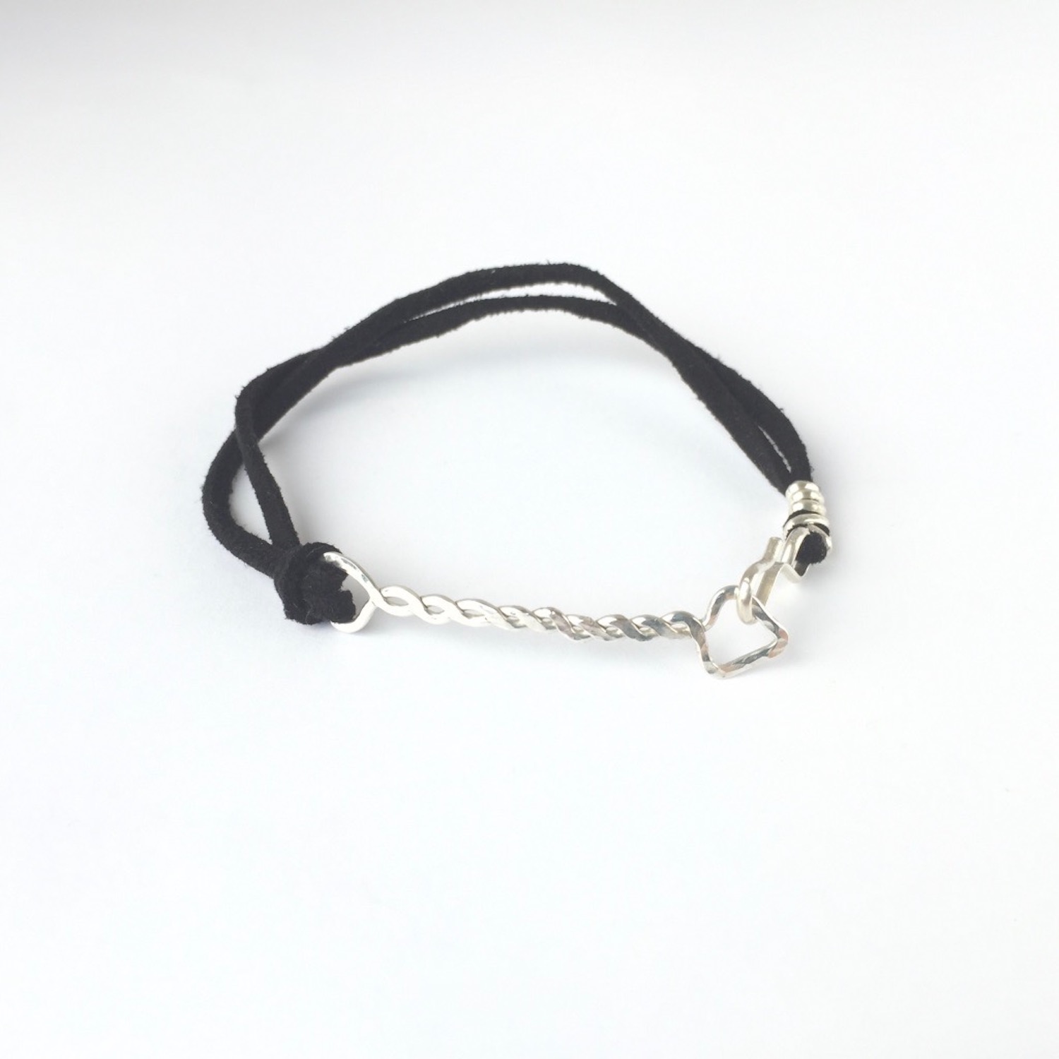 MBracelet_StSilTASuMB_WhFront