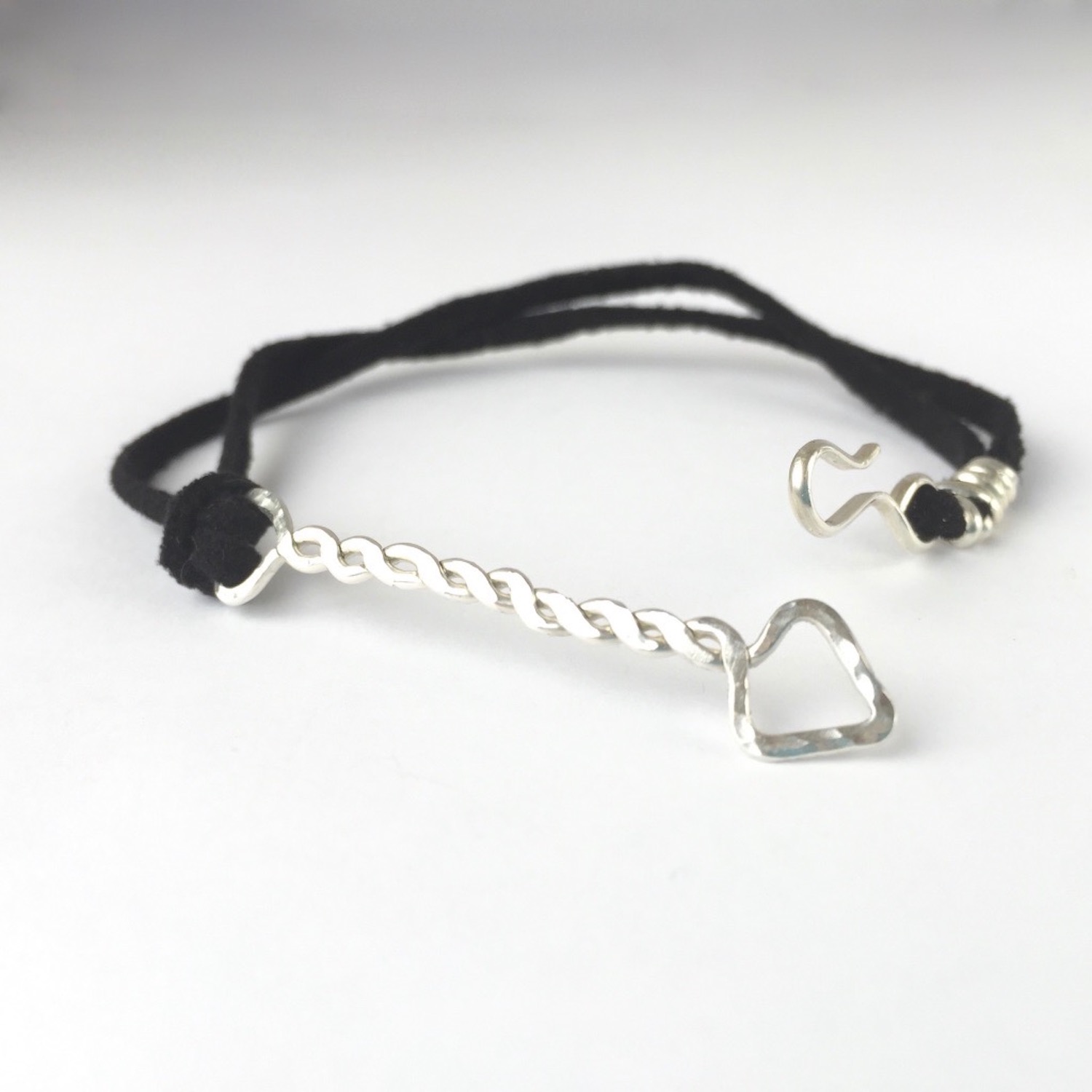 MBracelet_StSilTASuMB_WhOpen