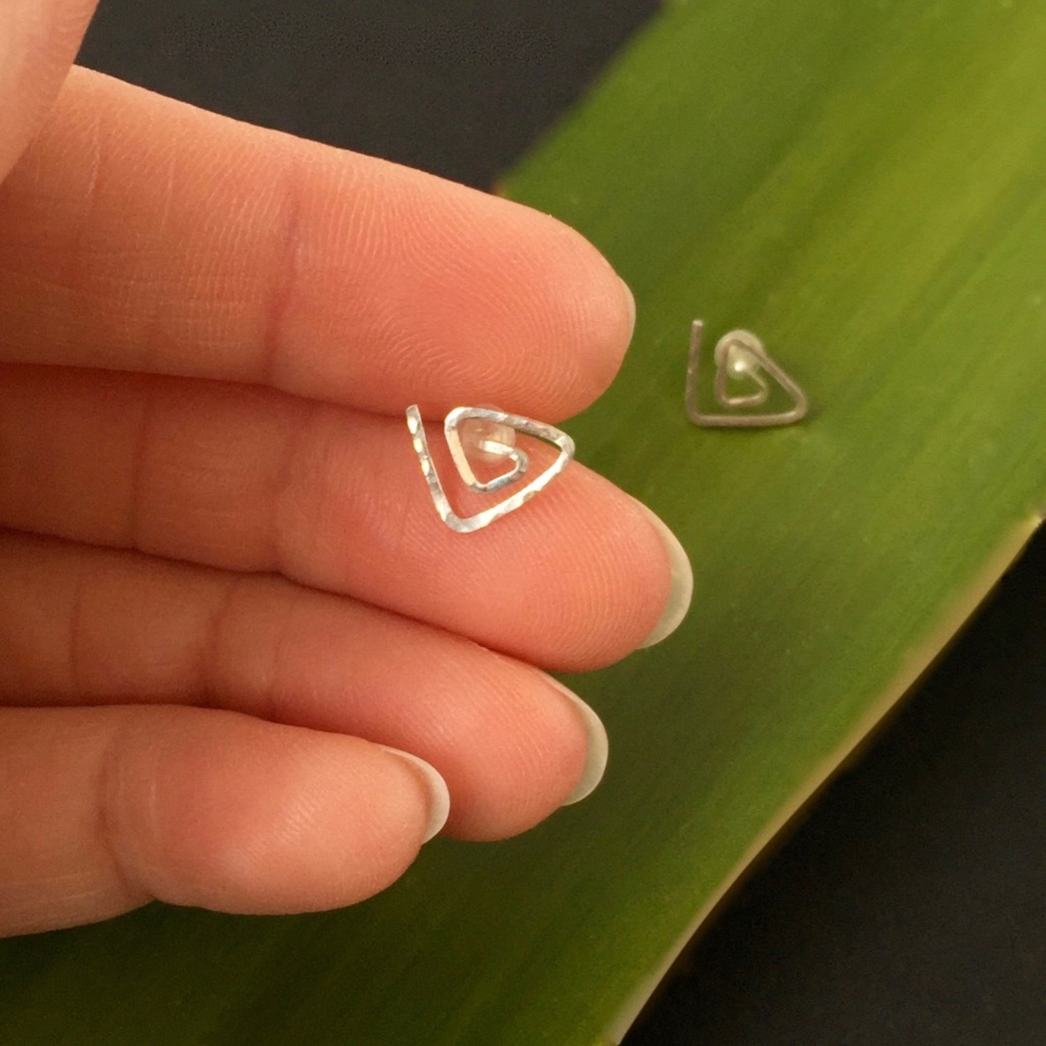 TriangleStuds_GreenScale