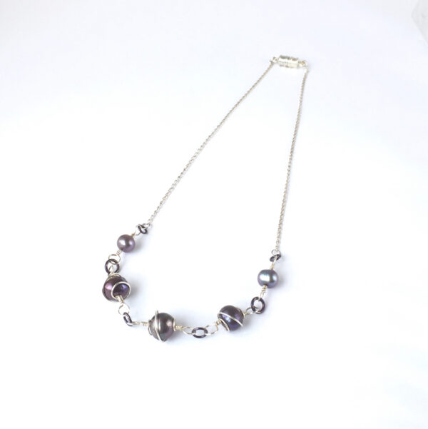 Necklace_SilverSpiralWrappedBlackPearl_Top