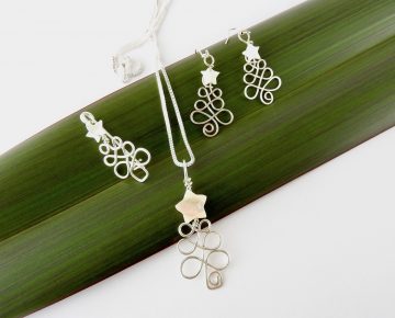 Wire Wrapped Christmas Jewellery including Brooch, Earrings and Necklace