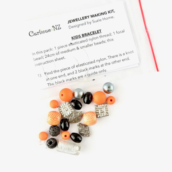 What you get inside the DIY Kids Bracelet Kit