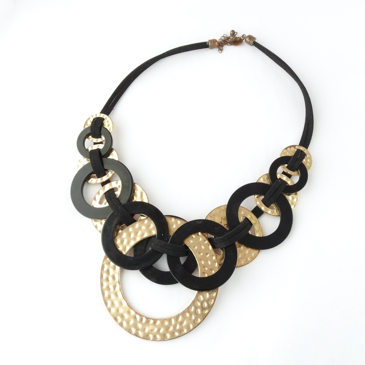 Black and gold circle necklace_front