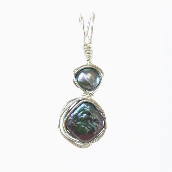 Black Diamond Pearl Pendant with round black pearl