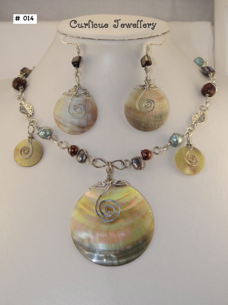 014_MoPFWPearlWrapped_Set