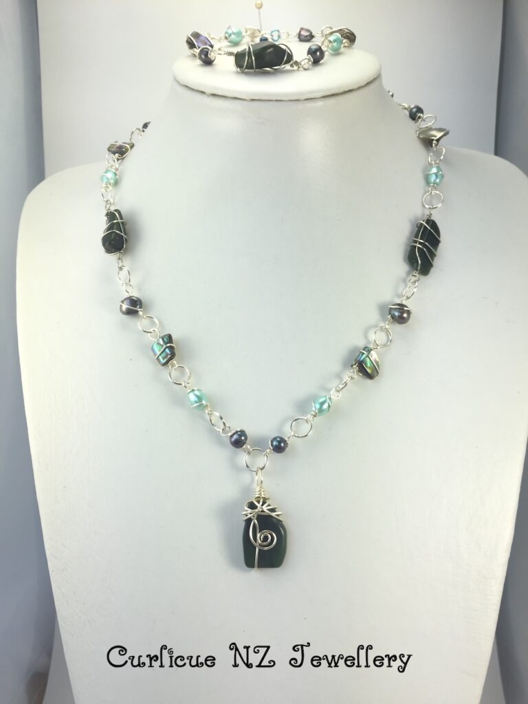 CMD_GreenstoneFWPNecklaceBracelet.SET