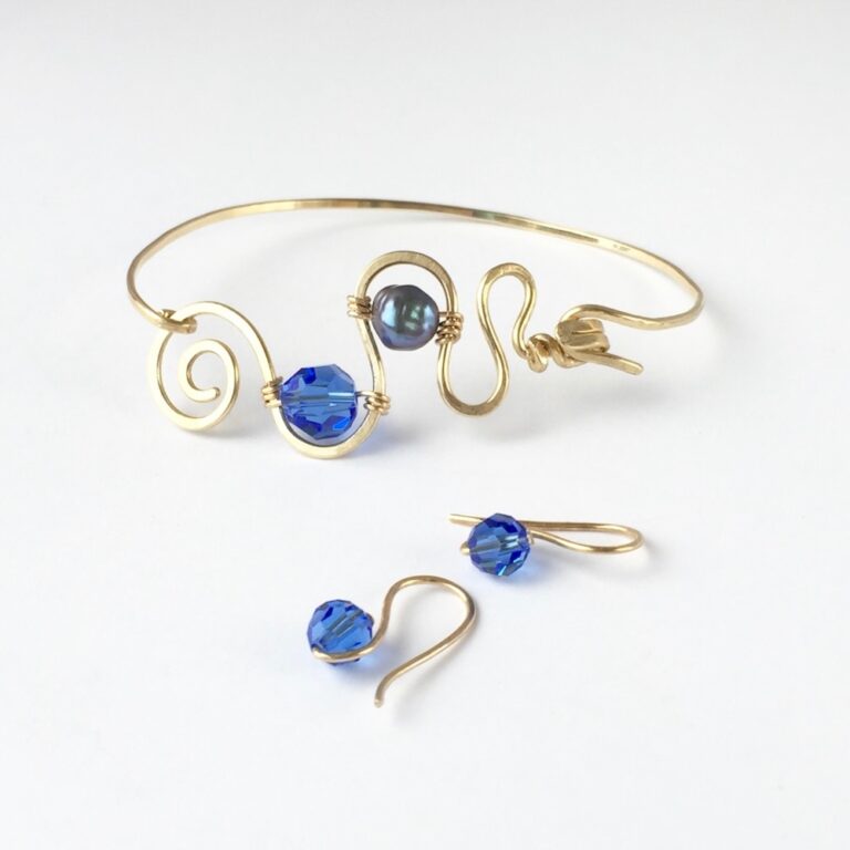 CM_BlueSCGoldSleepersBangle2